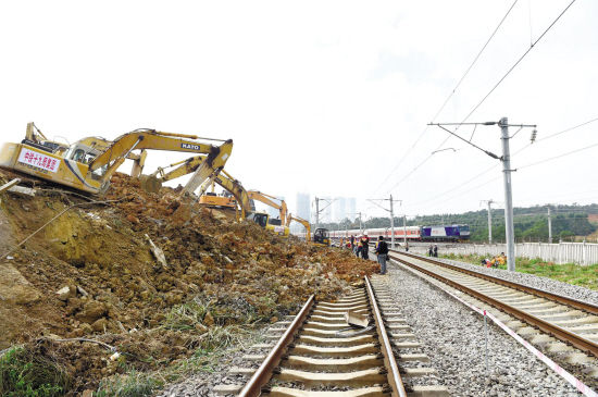 河南突发山体滑塌致铁路线路被埋事件深度剖析