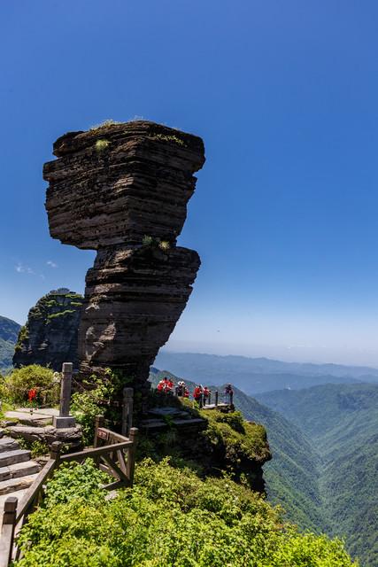 数据整合技术推动贵州旅游业数字化转型，两大景区荣登全国百强榜单