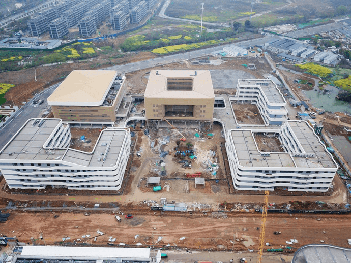 多方回应国企招聘高中学历总监，行业内的深度剖析