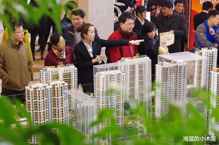 2024年房地产市场形势下的卖房抉择，明年是否趁早卖房？