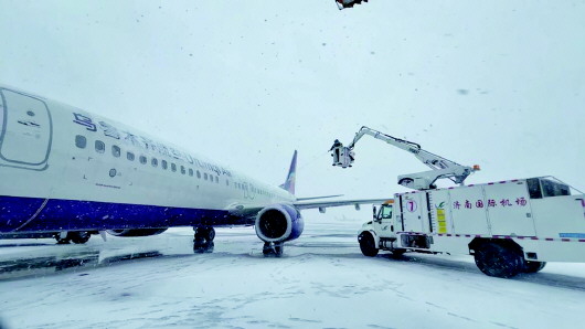 山航一航班大雪中硬核飞行提前抵达